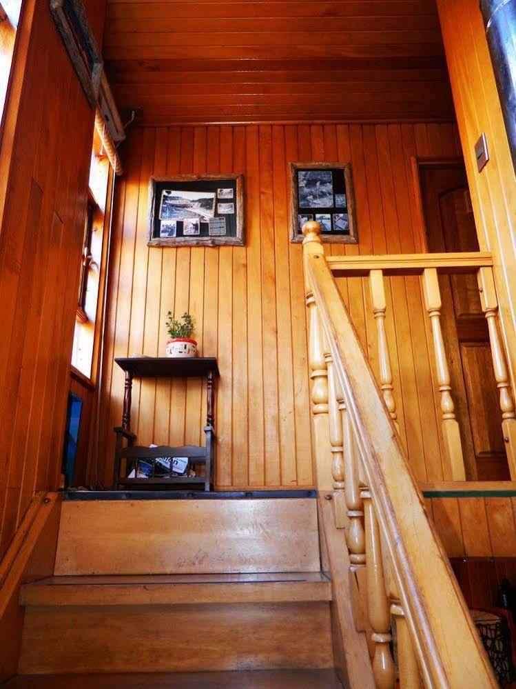 Hostal Torre De Babel กัสโตร ภายนอก รูปภาพ